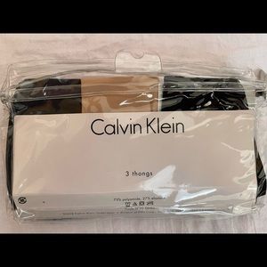 NIP 3 pack of Calvin Klein invisibles thongs
